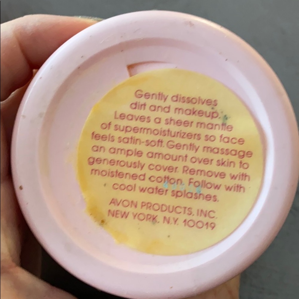 Avon Moisture Secret Enriched Cremegel Cleanser - Picture 4 of 10